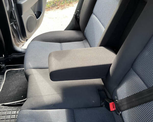 Сірий Мазда 3, об'ємом двигуна 1.6 л та пробігом 244 тис. км за 3700 $, фото 26 на Automoto.ua