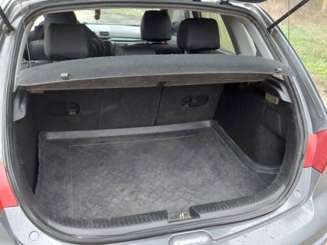 Сірий Мазда 3, об'ємом двигуна 1.6 л та пробігом 244 тис. км за 4500 $, фото 9 на Automoto.ua