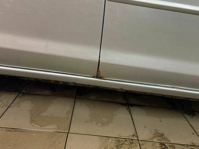 Сірий Мазда 3, об'ємом двигуна 1.3 л та пробігом 194 тис. км за 2900 $, фото 10 на Automoto.ua