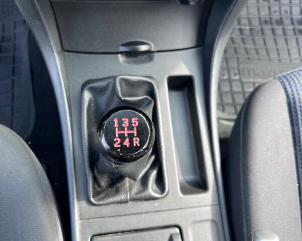 Сірий Мазда 3, об'ємом двигуна 1.6 л та пробігом 244 тис. км за 3700 $, фото 23 на Automoto.ua