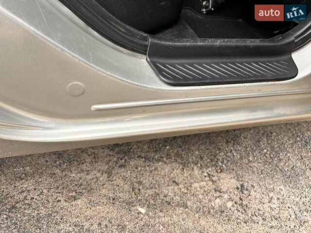 Сірий Мазда 3, об'ємом двигуна 1.6 л та пробігом 250 тис. км за 4300 $, фото 6 на Automoto.ua