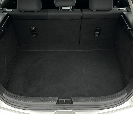 Сірий Мазда 3, об'ємом двигуна 1.6 л та пробігом 188 тис. км за 4450 $, фото 13 на Automoto.ua