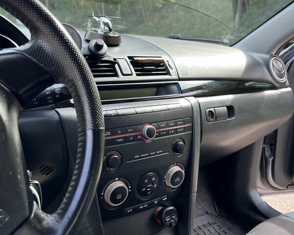 Сірий Мазда 3, об'ємом двигуна 1.6 л та пробігом 244 тис. км за 3700 $, фото 24 на Automoto.ua