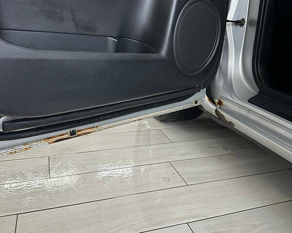 Сірий Мазда 3, об'ємом двигуна 1.6 л та пробігом 237 тис. км за 3400 $, фото 7 на Automoto.ua