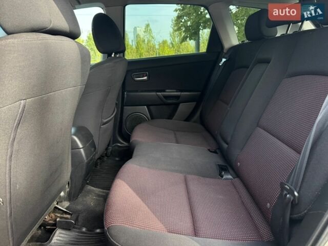 Сірий Мазда 3, об'ємом двигуна 1.6 л та пробігом 302 тис. км за 4500 $, фото 7 на Automoto.ua
