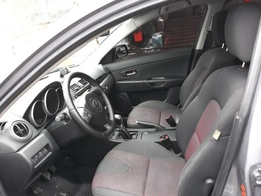 Сірий Мазда 3, об'ємом двигуна 2 л та пробігом 200 тис. км за 5700 $, фото 3 на Automoto.ua