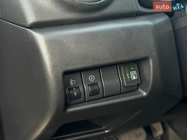 Сірий Мазда 3, об'ємом двигуна 1.6 л та пробігом 302 тис. км за 5000 $, фото 9 на Automoto.ua