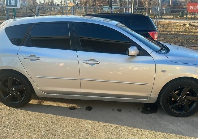 Серый Мазда 3, объемом двигателя 1.6 л и пробегом 260 тыс. км за 3500 $, фото 2 на Automoto.ua