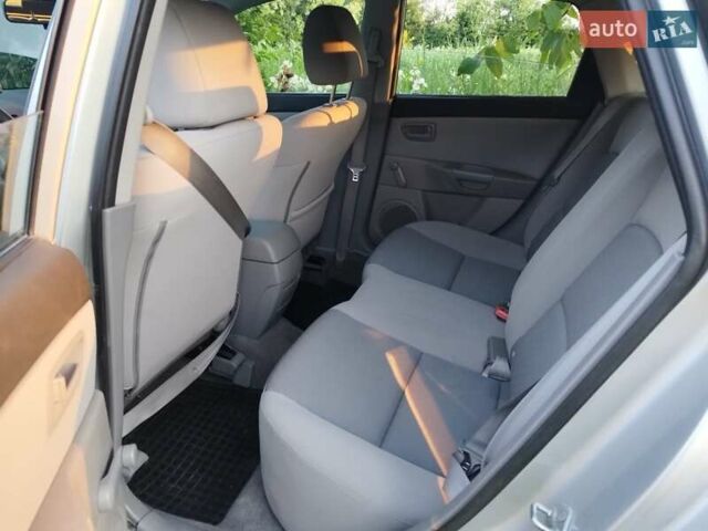 Сірий Мазда 3, об'ємом двигуна 1.3 л та пробігом 214 тис. км за 4299 $, фото 14 на Automoto.ua