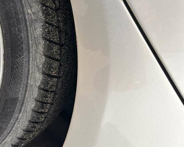 Сірий Мазда 3, об'ємом двигуна 1.6 л та пробігом 250 тис. км за 4300 $, фото 9 на Automoto.ua