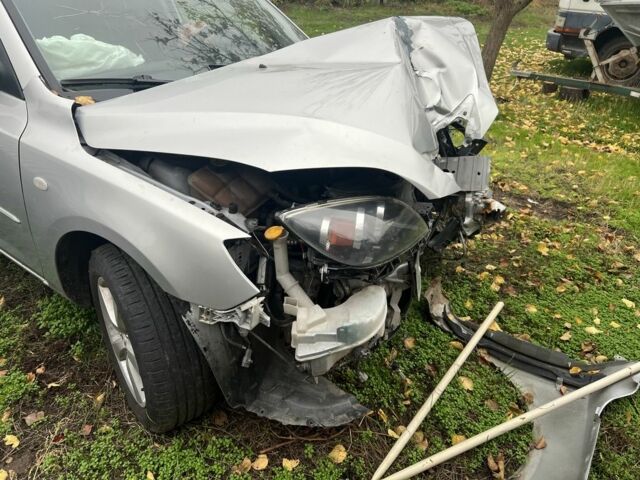 Серый Мазда 3, объемом двигателя 1.6 л и пробегом 220 тыс. км за 1250 $, фото 2 на Automoto.ua