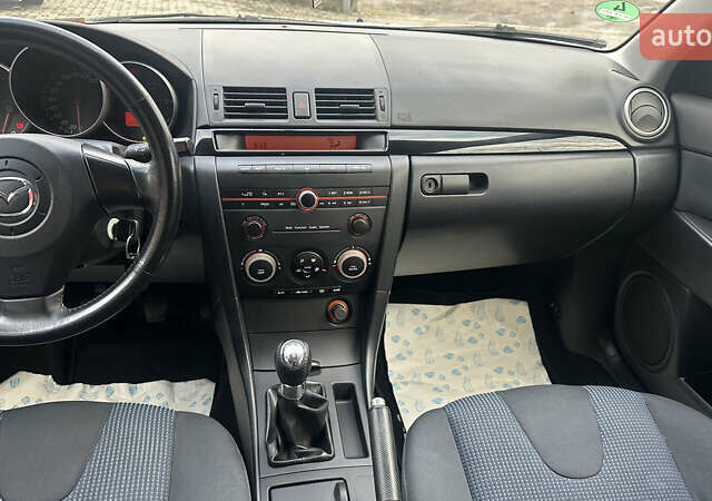 Серый Мазда 3, объемом двигателя 1.6 л и пробегом 202 тыс. км за 4400 $, фото 15 на Automoto.ua