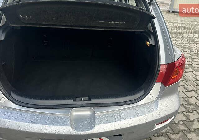 Серый Мазда 3, объемом двигателя 1.6 л и пробегом 202 тыс. км за 4400 $, фото 8 на Automoto.ua