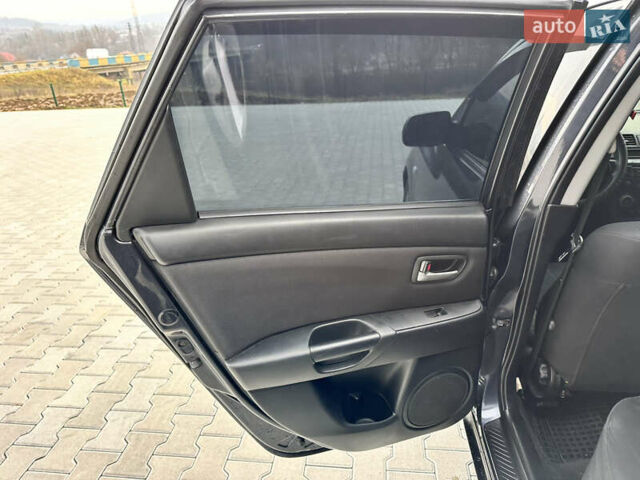 Сірий Мазда 3, об'ємом двигуна 1.6 л та пробігом 300 тис. км за 4500 $, фото 33 на Automoto.ua