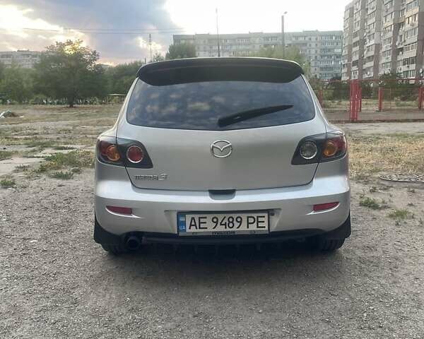 Серый Мазда 3, объемом двигателя 1.3 л и пробегом 221 тыс. км за 4999 $, фото 3 на Automoto.ua