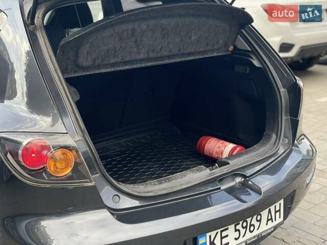 Сірий Мазда 3, об'ємом двигуна 1.6 л та пробігом 258 тис. км за 4600 $, фото 10 на Automoto.ua