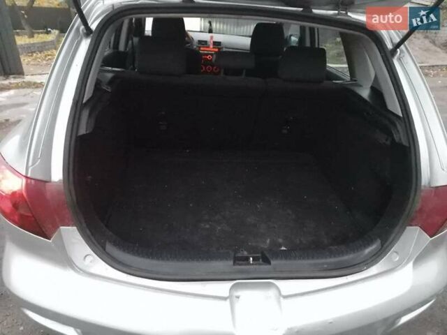 Серый Мазда 3, объемом двигателя 1.6 л и пробегом 206 тыс. км за 3950 $, фото 2 на Automoto.ua