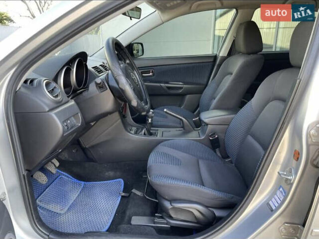 Серый Мазда 3, объемом двигателя 2 л и пробегом 191 тыс. км за 4100 $, фото 3 на Automoto.ua