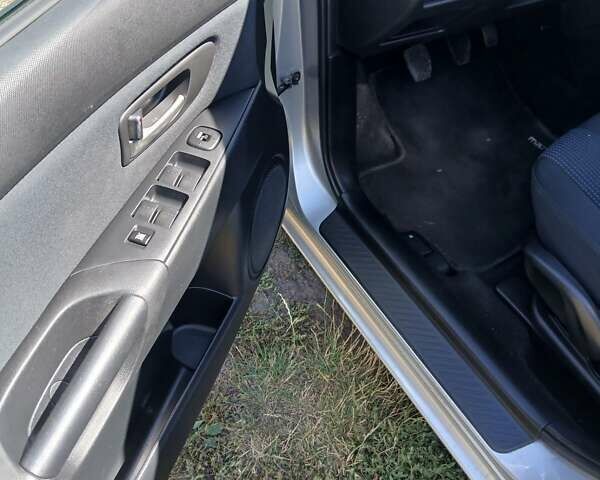 Сірий Мазда 3, об'ємом двигуна 1.6 л та пробігом 181 тис. км за 4650 $, фото 27 на Automoto.ua