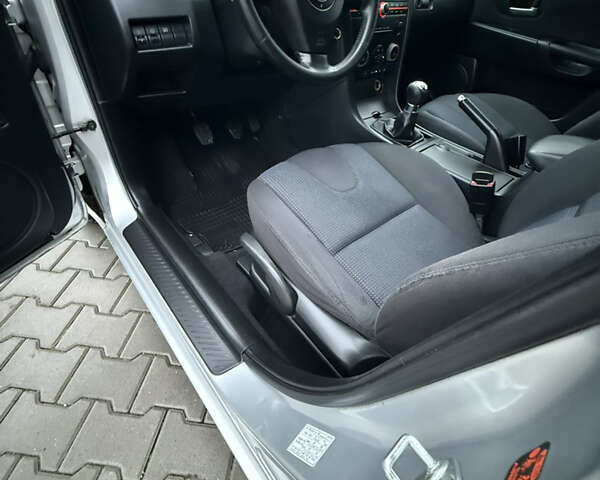 Сірий Мазда 3, об'ємом двигуна 1.6 л та пробігом 176 тис. км за 4800 $, фото 11 на Automoto.ua