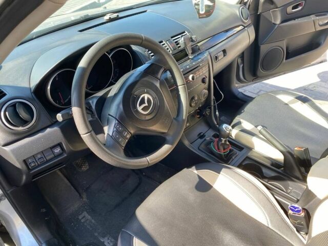 Сірий Мазда 3, об'ємом двигуна 1.6 л та пробігом 275 тис. км за 4300 $, фото 3 на Automoto.ua