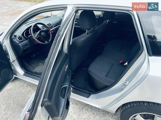 Сірий Мазда 3, об'ємом двигуна 1.6 л та пробігом 199 тис. км за 4600 $, фото 17 на Automoto.ua