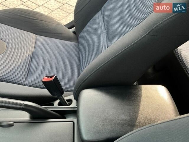 Серый Мазда 3, объемом двигателя 1.6 л и пробегом 127 тыс. км за 6300 $, фото 16 на Automoto.ua