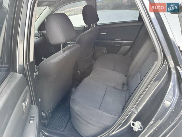 Сірий Мазда 3, об'ємом двигуна 1.6 л та пробігом 300 тис. км за 4500 $, фото 25 на Automoto.ua