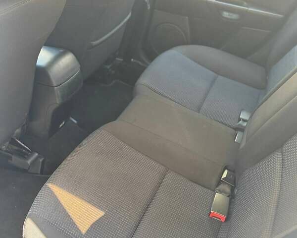 Сірий Мазда 3, об'ємом двигуна 1.6 л та пробігом 181 тис. км за 4650 $, фото 13 на Automoto.ua