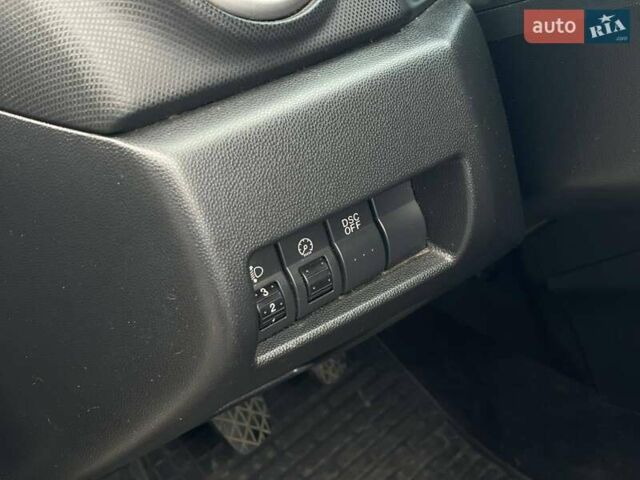 Сірий Мазда 3, об'ємом двигуна 1.6 л та пробігом 258 тис. км за 4600 $, фото 13 на Automoto.ua