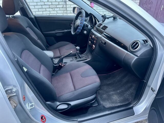 Сірий Мазда 3, об'ємом двигуна 1.6 л та пробігом 187 тис. км за 3950 $, фото 13 на Automoto.ua