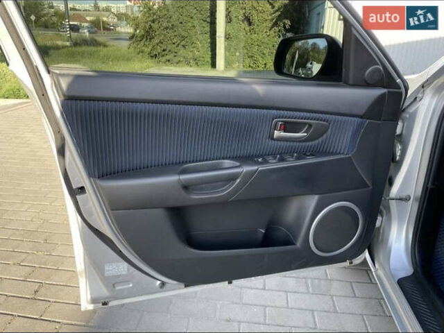 Серый Мазда 3, объемом двигателя 2 л и пробегом 191 тыс. км за 4100 $, фото 4 на Automoto.ua