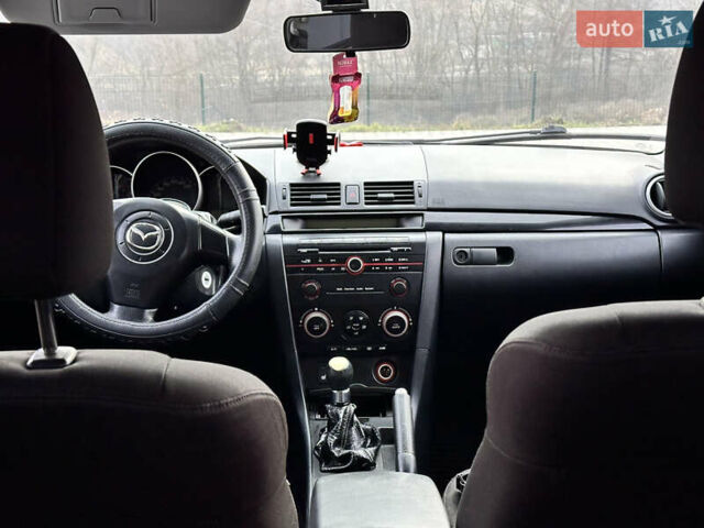 Сірий Мазда 3, об'ємом двигуна 1.6 л та пробігом 300 тис. км за 4500 $, фото 26 на Automoto.ua