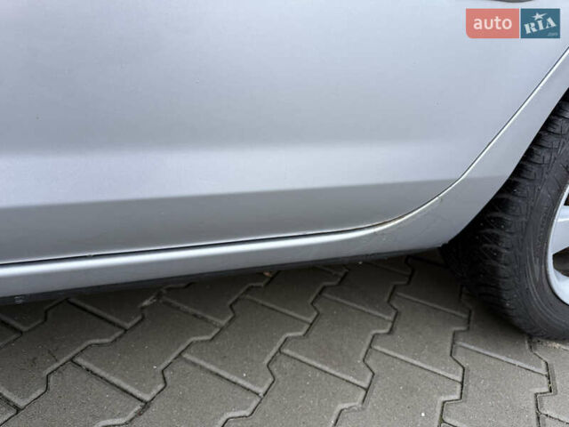 Сірий Мазда 3, об'ємом двигуна 1.6 л та пробігом 176 тис. км за 4800 $, фото 9 на Automoto.ua