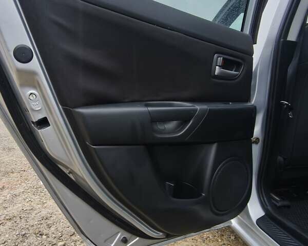 Сірий Мазда 3, об'ємом двигуна 1.6 л та пробігом 263 тис. км за 4700 $, фото 15 на Automoto.ua