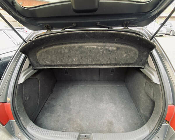 Серый Мазда 3, объемом двигателя 1.35 л и пробегом 304 тыс. км за 3500 $, фото 11 на Automoto.ua