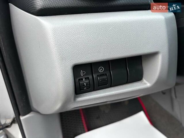 Сірий Мазда 3, об'ємом двигуна 1.4 л та пробігом 198 тис. км за 5490 $, фото 19 на Automoto.ua