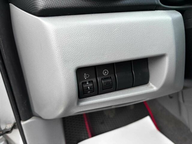 Серый Мазда 3, объемом двигателя 1.4 л и пробегом 198 тыс. км за 5490 $, фото 19 на Automoto.ua