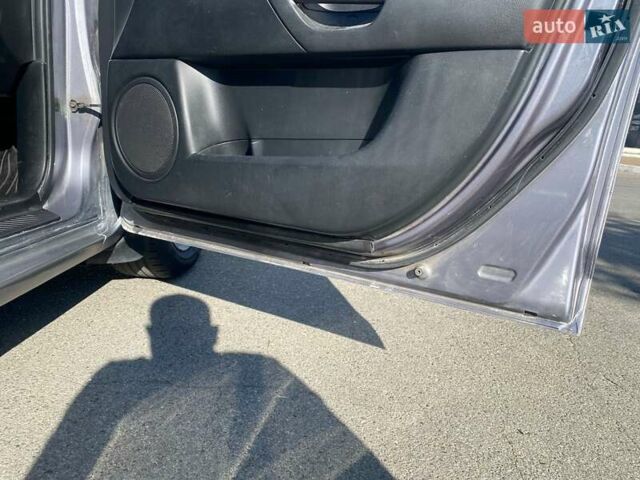Сірий Мазда 3, об'ємом двигуна 1.6 л та пробігом 240 тис. км за 3800 $, фото 10 на Automoto.ua