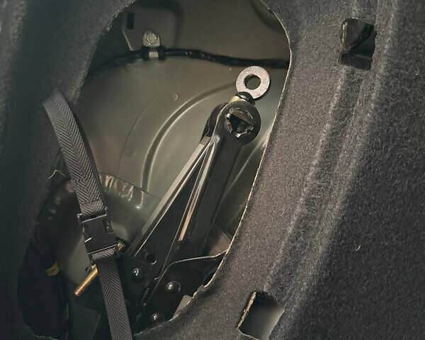 Серый Мазда 3, объемом двигателя 1.6 л и пробегом 230 тыс. км за 4000 $, фото 7 на Automoto.ua