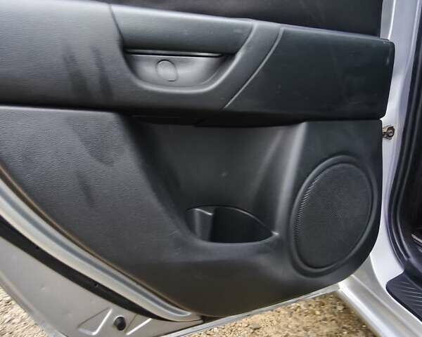 Сірий Мазда 3, об'ємом двигуна 1.6 л та пробігом 263 тис. км за 4700 $, фото 14 на Automoto.ua