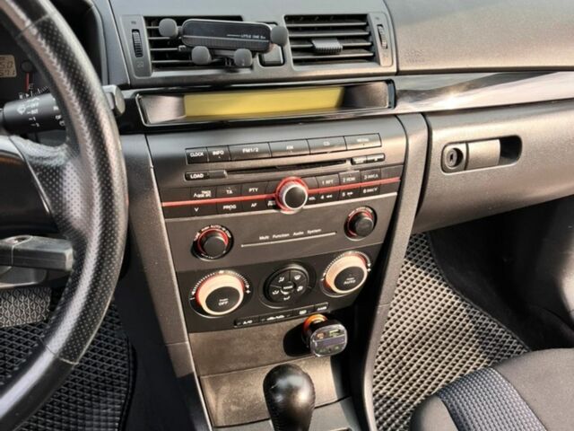 Сірий Мазда 3, об'ємом двигуна 1.6 л та пробігом 127 тис. км за 5800 $, фото 17 на Automoto.ua