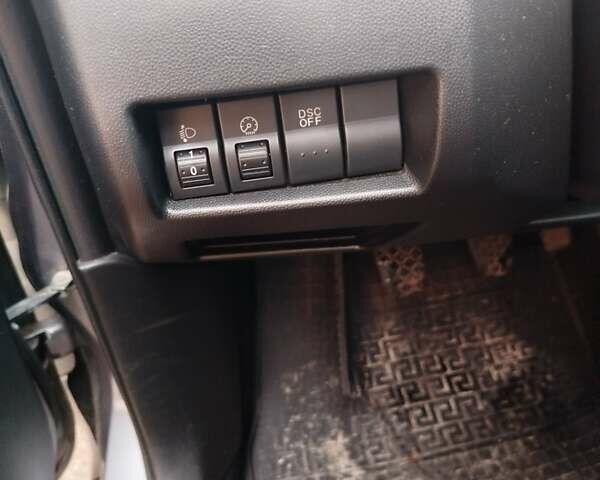 Мазда 3 2005 в Мерефа на Automoto.ua Серый Мазда 3, объемом двигателя 1.6 л и пробегом 198 тыс. км за 3900 $, фото 11 на Automoto.ua