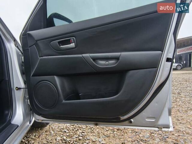 Сірий Мазда 3, об'ємом двигуна 1.6 л та пробігом 263 тис. км за 4700 $, фото 17 на Automoto.ua