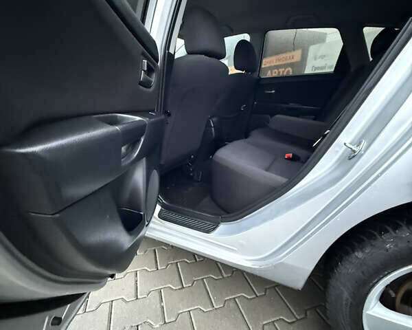 Сірий Мазда 3, об'ємом двигуна 1.6 л та пробігом 176 тис. км за 4800 $, фото 12 на Automoto.ua