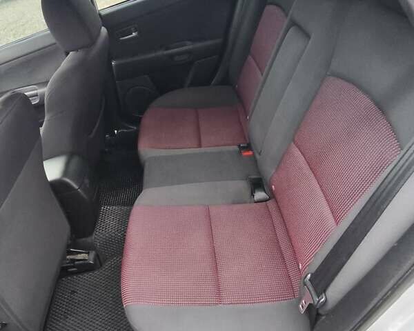 Сірий Мазда 3, об'ємом двигуна 1.6 л та пробігом 263 тис. км за 4700 $, фото 11 на Automoto.ua