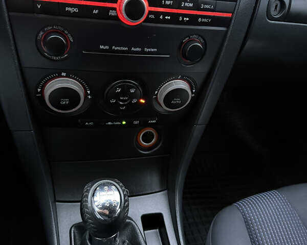 Сірий Мазда 3, об'ємом двигуна 1.6 л та пробігом 176 тис. км за 4800 $, фото 18 на Automoto.ua