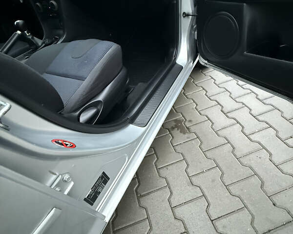 Сірий Мазда 3, об'ємом двигуна 1.6 л та пробігом 176 тис. км за 4800 $, фото 15 на Automoto.ua