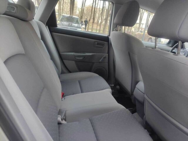 Сірий Мазда 3, об'ємом двигуна 1.3 л та пробігом 169 тис. км за 3200 $, фото 7 на Automoto.ua