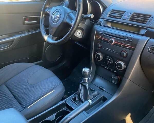 Серый Мазда 3, объемом двигателя 1.6 л и пробегом 293 тыс. км за 2700 $, фото 7 на Automoto.ua